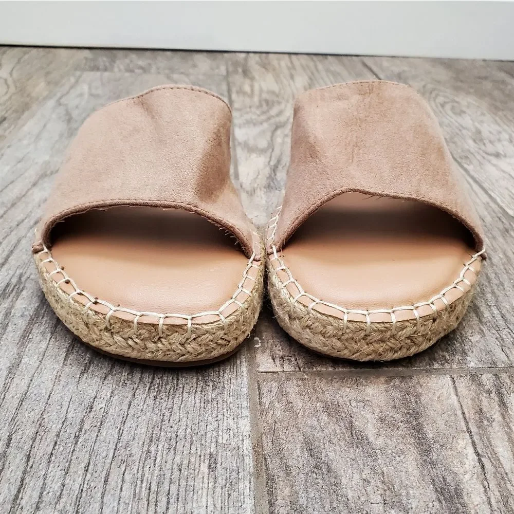 NWOT Old Navy Tan Espadrille Slides Girl's Size 6